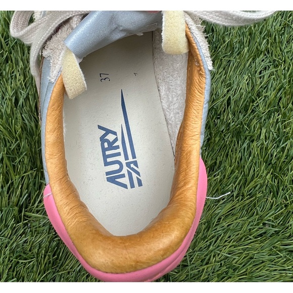 Autry Beige and Pink Sneakers - Picture 8 of 9